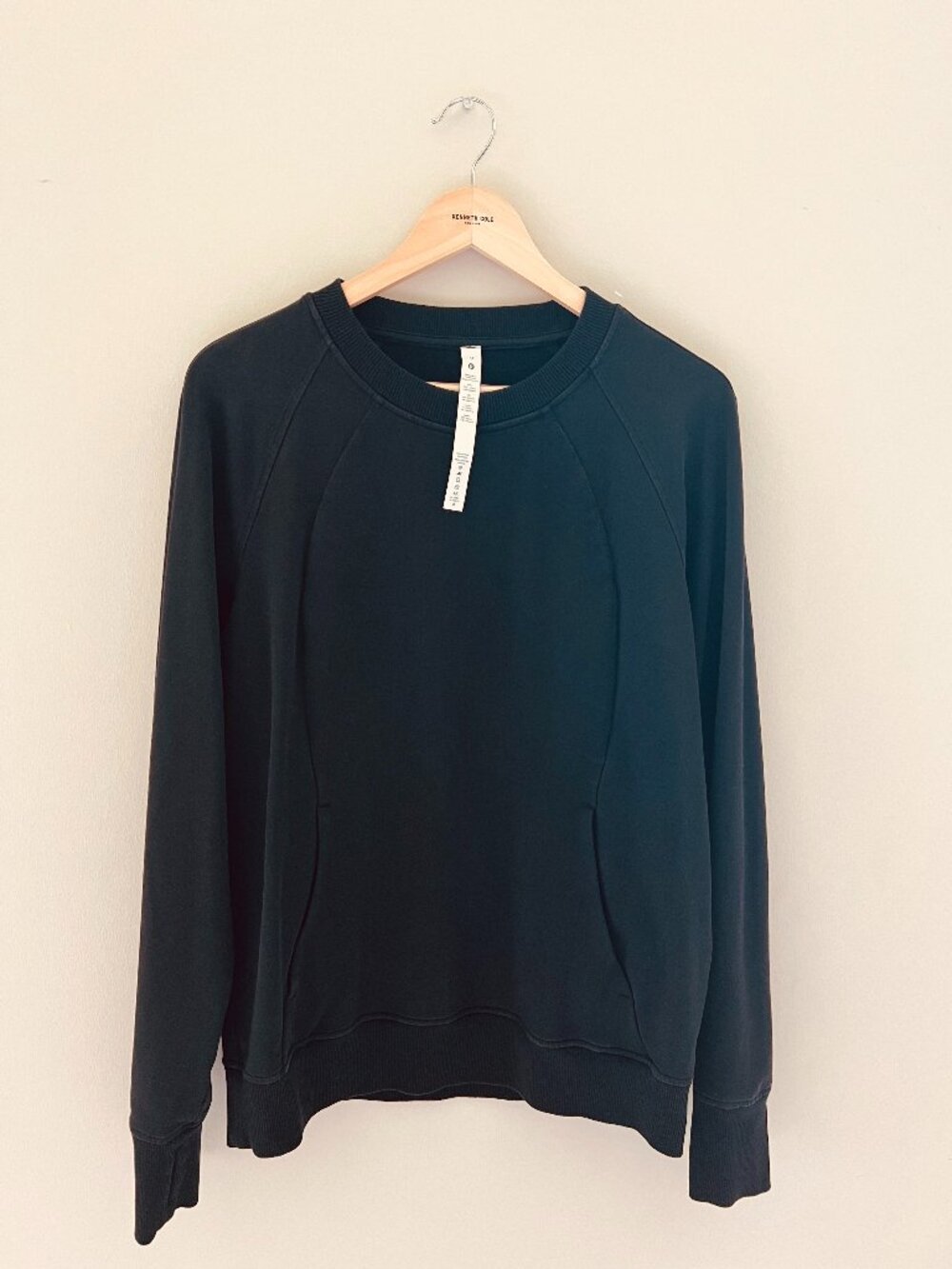 Lululemon Women’s Scuba Crew Sweatshirt 12 Black Athleisure Yoga - Picture 2 of 12